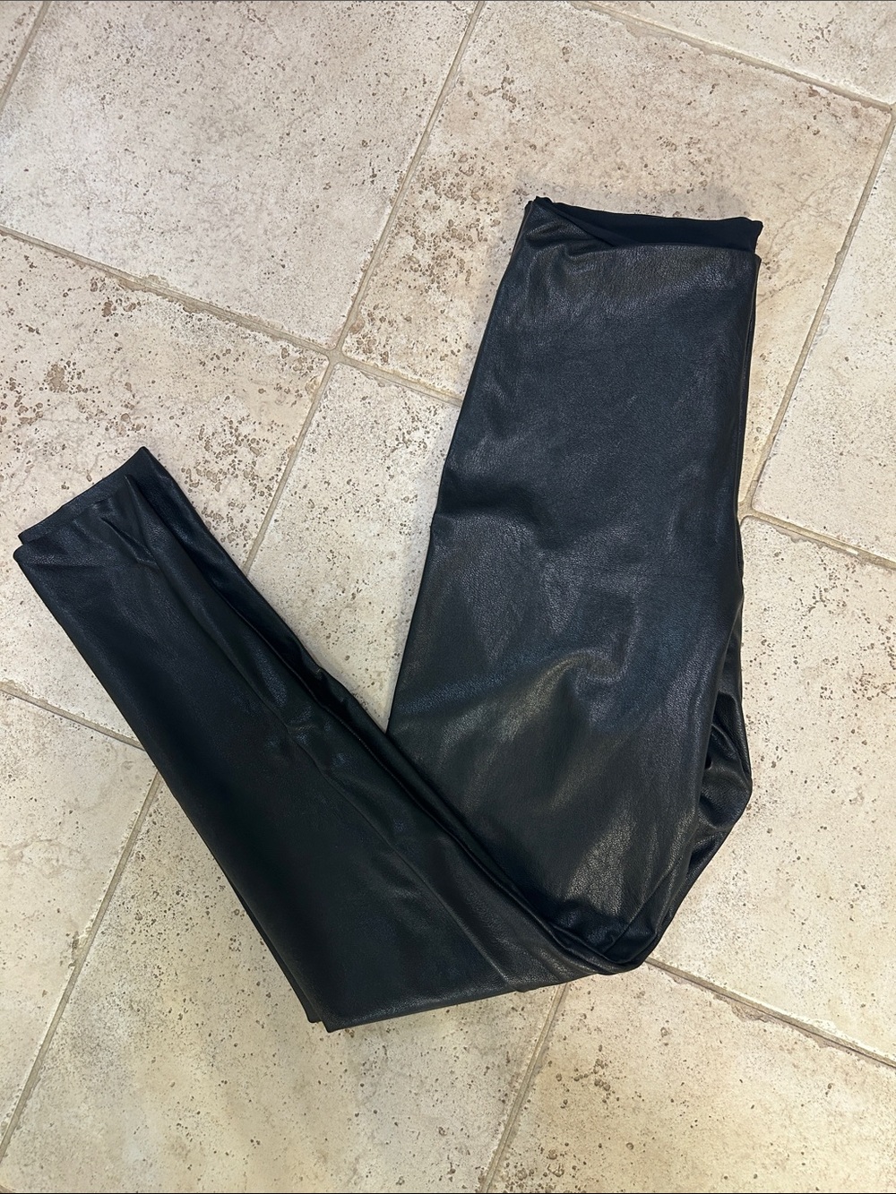 Commando Black Faux Leather Black Leggings, size large
